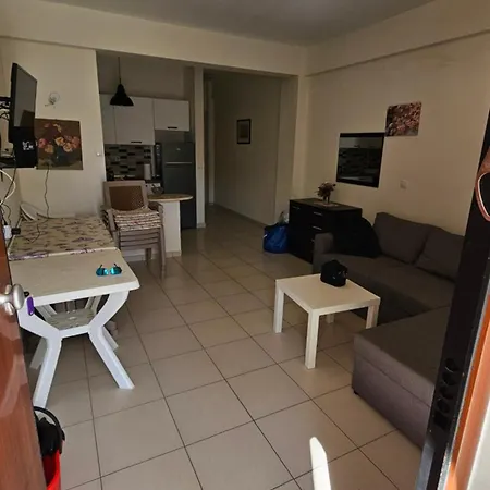Miami Apartment Polychrono