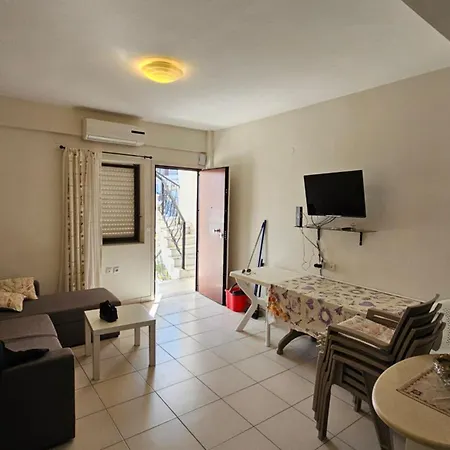 Miami Apartment Polychrono